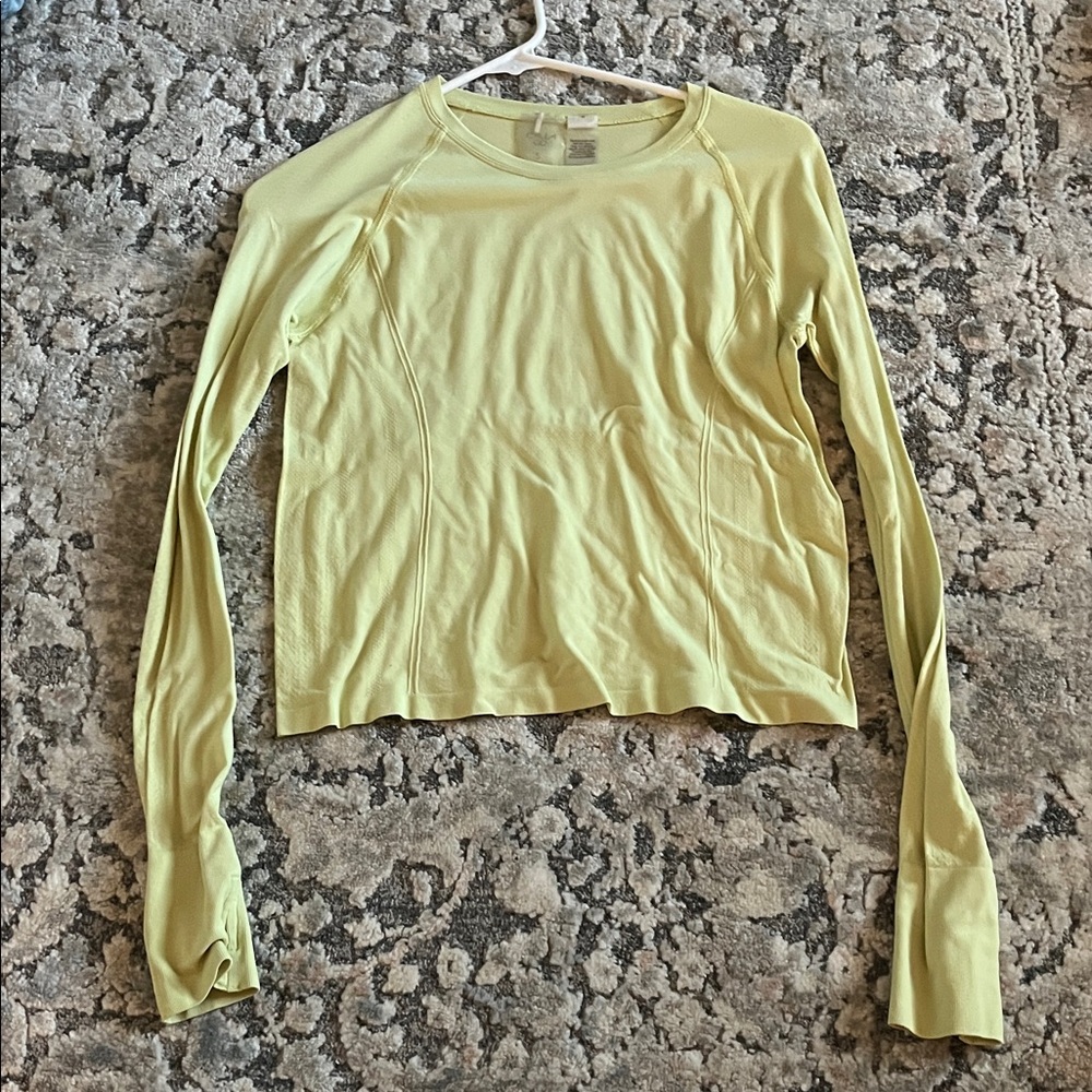CALIA by Carrie Underwood Long-Sleeve Crewneck Top in Pale Yellow